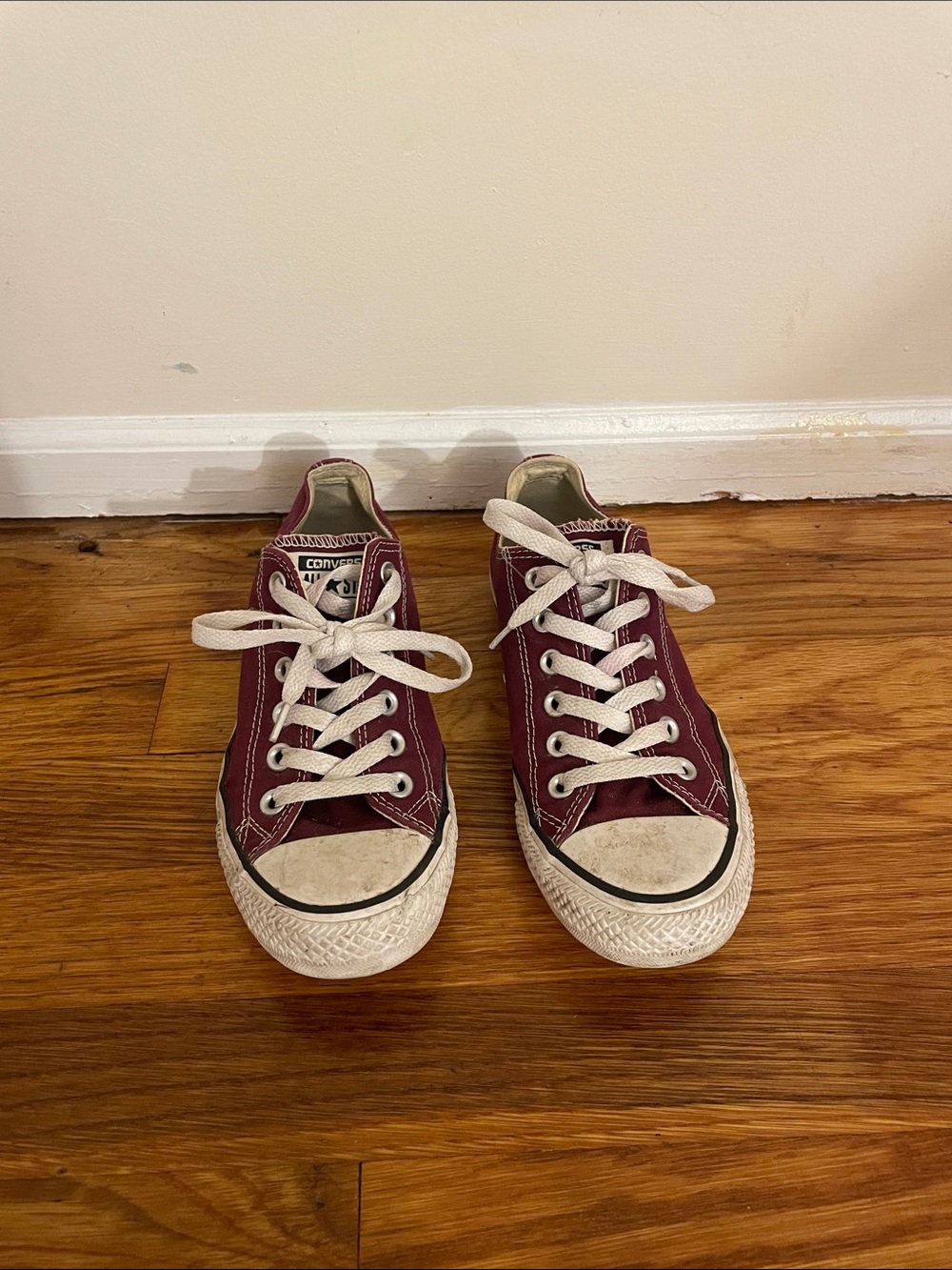 Converse Low Top Sneakers - Burgundy & White